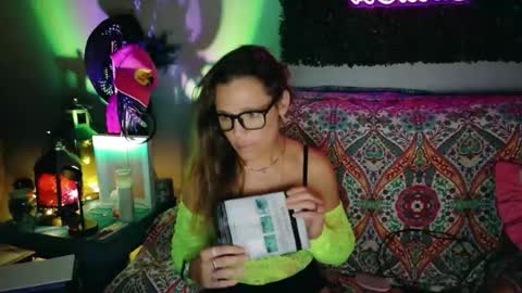 Snapshot of sweeetttea chatting on 06-26-26, 06:01 sweeetttea online show from 06-26-26, 06:01
