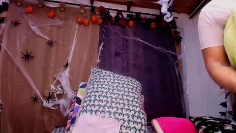 Debora  online show from 10-24-25, 12:01