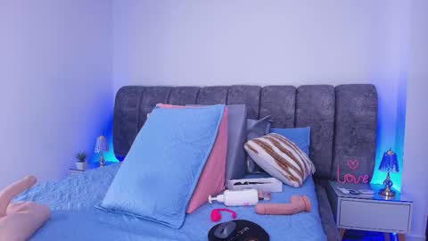 Debora  online show from 11-20-25, 12:05