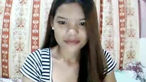 Snapshot of sweet01pinay chatting on 05-05-26, 09:34 sweet01pinay online show from 05-05-26, 09:34