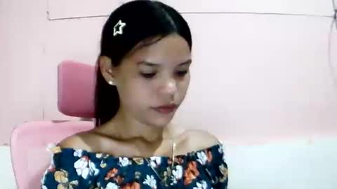 Snapshot of sweet01pinay chatting on 06-11-26, 11:30 sweet01pinay online show from 06-11-26, 11:30