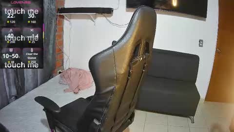 Snapshot of sweet10salome chatting on 10-31-25, 12:28 sweet10salome online show from 10-31-25, 12:28