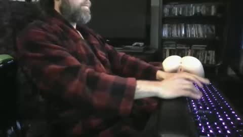 Snapshot of sweet1514 chatting on 11-23-25, 03:45 sweet1514 online show from 11-23-25, 03:45