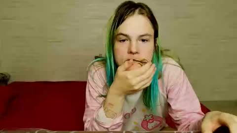 Snapshot of sweet4t chatting on 10-13-25, 05:51 Haeyang Torry online show from 10-13-25, 05:51