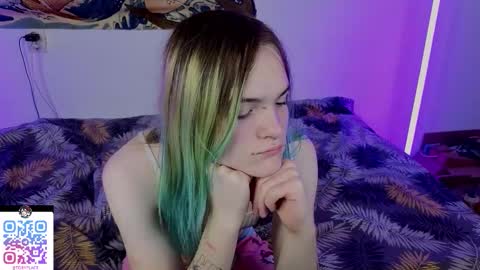 Snapshot of sweet4t chatting on 12-13-25, 10:15 Haeyang Torry online show from 12-13-25, 10:15