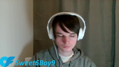 Snapshot of sweet6boy9 chatting on 04-12-26, 08:25 Sweet boy online show from 04-12-26, 08:25
