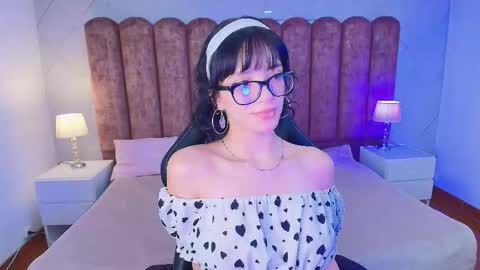 Snapshot of sweet_1angel chatting on 02-01-26, 04:11 Sweet 1Angel online show from 02-01-26, 04:11