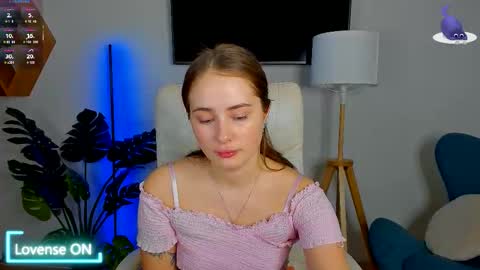 Snapshot of sweet__amily chatting on 09-30-25, 06:18 Sweet Amily online show from 09-30-25, 06:18