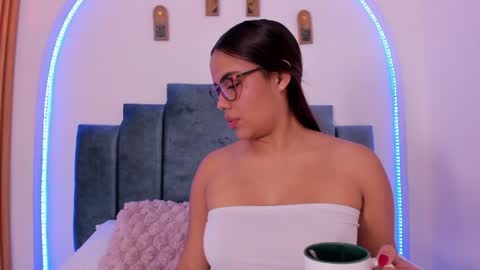 Snapshot of sweet__mel_ chatting on 06-10-26, 11:20 sweet__mel_ online show from 06-10-26, 11:20