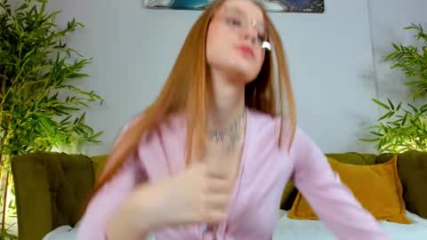 Monica  GTM 3MoTuWeFrSa 500pm-1000pm  online show from 09-23-25, 12:35