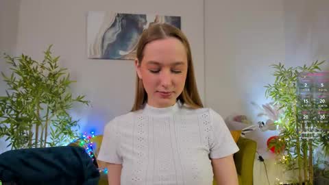 Monica  GTM 3MoTuWeFrSa 500pm-1000pm  online show from 02-25-26, 01:04