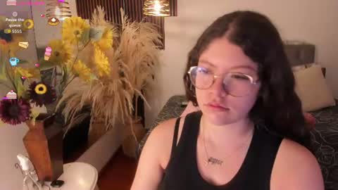 Snapshot of sweet_alicee__ chatting on 06-13-26, 07:23 Alice online show from 06-13-26, 07:23