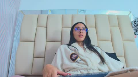 Amye  online show from 09-24-25, 07:17