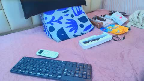 Amye  online show from 10-11-25, 07:12