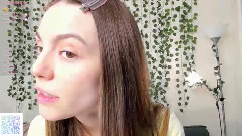 Snapshot of sweet_and_flirt chatting on 10-24-25, 07:27 Alice online show from 10-24-25, 07:27