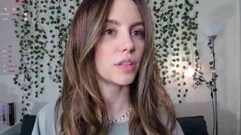 Snapshot of sweet_and_flirt chatting on 10-31-25, 07:20 Alice online show from 10-31-25, 07:20