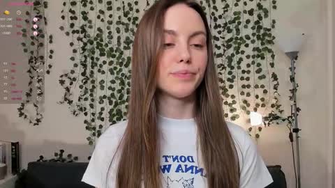 Snapshot of sweet_and_flirt chatting on 11-07-25, 08:03 Alice online show from 11-07-25, 08:03