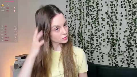 Snapshot of sweet_and_flirt chatting on 11-22-25, 06:45 Alice online show from 11-22-25, 06:45