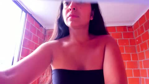 sweet and hot alaia online show from 11-12-25, 05:13