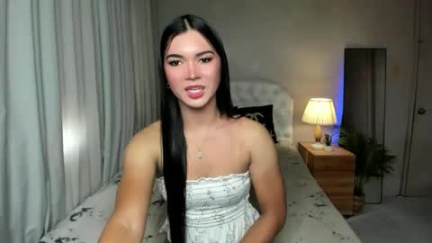 Snapshot of sweet_angel985251 chatting on 06-06-26, 12:27 SweetAangel online show from 06-06-26, 12:27