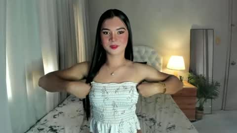 Snapshot of sweet_angel985251 chatting on 06-14-26, 11:51 SweetAangel online show from 06-14-26, 11:51