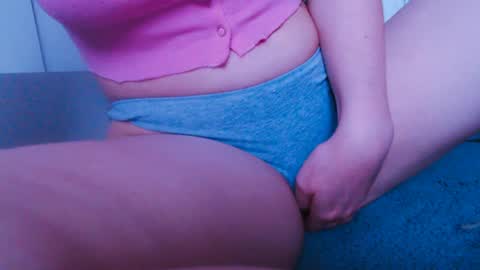 sweet_babby19 online show from 05-17-26, 03:59