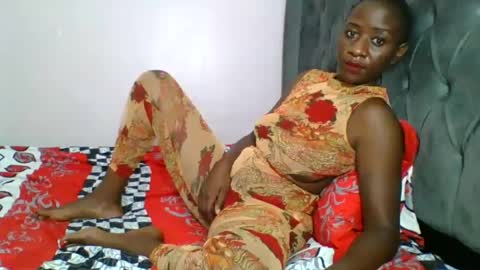 Snapshot of sweet_blackberry93 chatting on 06-14-26, 05:20 bella online show from 06-14-26, 05:20
