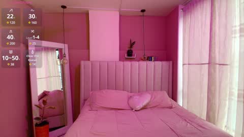 Snapshot of sweet_cami1 chatting on 12-30-24, 09:29 Camila online show from 12-30-24, 09:29