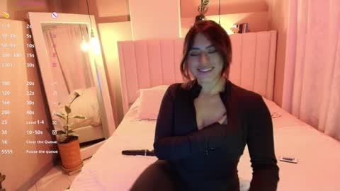 Snapshot of sweet_cami1 chatting on 01-26-25, 04:41 Camila online show from 01-26-25, 04:41