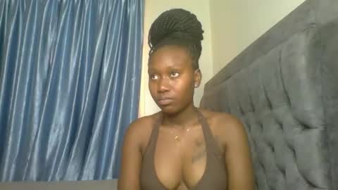 Camila online show from 11-04-25, 05:06