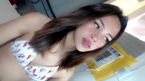 Snapshot of sweet_cassy12 chatting on 05-08-26, 03:23 sweet_cassy12 online show from 05-08-26, 03:23