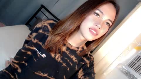 Snapshot of sweet_cassy12 chatting on 05-11-26, 05:35 sweet_cassy12 online show from 05-11-26, 05:35