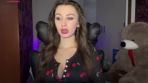 Sweet Cherry online show from 11-14-25, 10:40