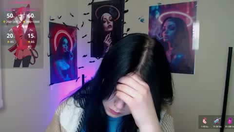 Snapshot of sweet_cherryg chatting on 11-08-25, 07:45 Ivy online show from 11-08-25, 07:45