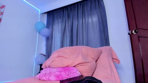 Canela online show from 07-06-26, 03:25