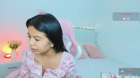 Snapshot of sweet_dania_ chatting on 10-07-25, 08:22 sweet_dania_ online show from 10-07-25, 08:22