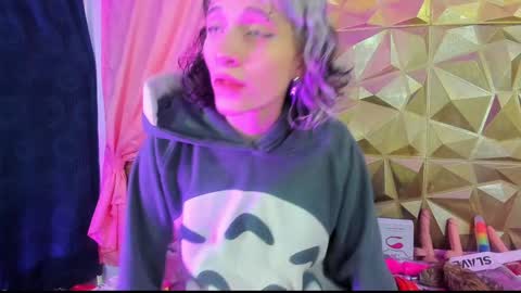  emmili  online show from 01-04-25, 12:16