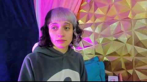  emmili  online show from 01-05-25, 06:13