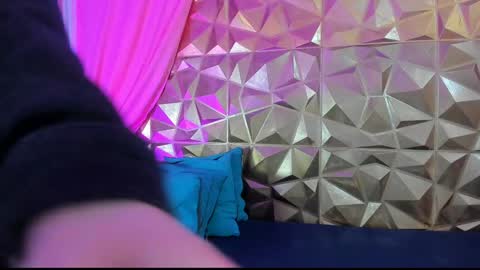  emmili  online show from 01-13-25, 06:16