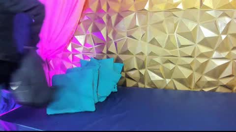  emmili  online show from 01-17-25, 06:12