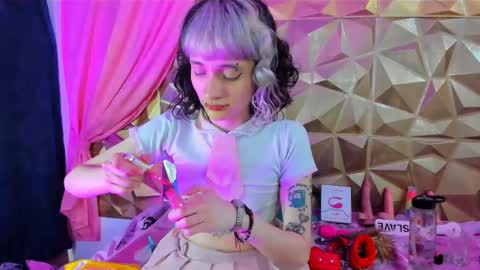  emmili  online show from 02-17-25, 12:27