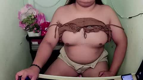 sweet_frex123 online show from 10-08-25, 03:53