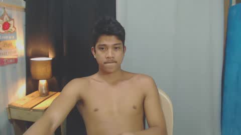 sweet_guyxx online show from 01-07-25, 11:05