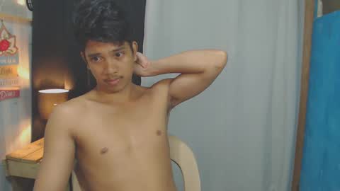 sweet_guyxx online show from 01-09-25, 03:23