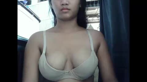 Hazel online show from 12-04-25, 01:53