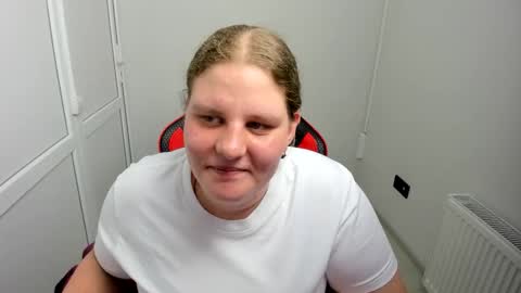 Snapshot of sweet_karla_la chatting on 06-04-26, 01:17 Karla online show from 06-04-26, 01:17