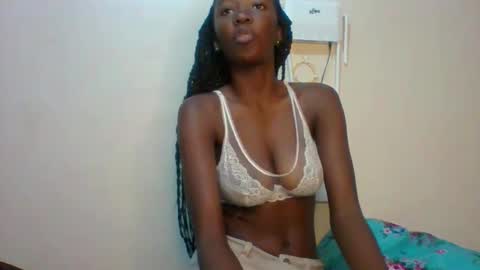 Snapshot of sweet_kcandy chatting on 05-16-26, 01:10 Sweet KCandy online show from 05-16-26, 01:10