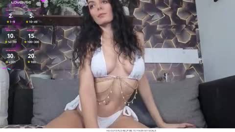 Snapshot of sweet_kitty2000 chatting on 10-31-25, 09:54 Alesy online show from 10-31-25, 09:54