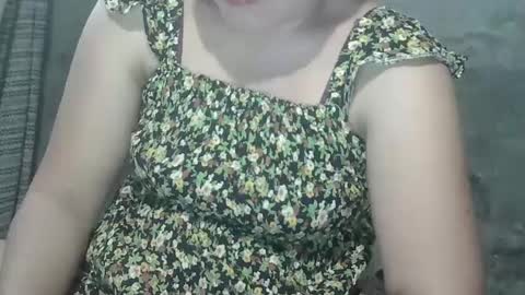 sweet_lily0613 online show from 02-10-25, 12:08