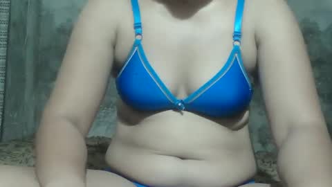 sweet_lily0613 online show from 02-23-25, 01:57